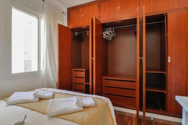 Big Apartment, Close To Train Station Малага Экстерьер фото