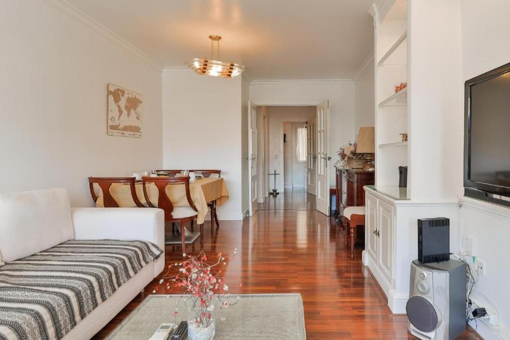 Big Apartment, Close To Train Station Малага Экстерьер фото
