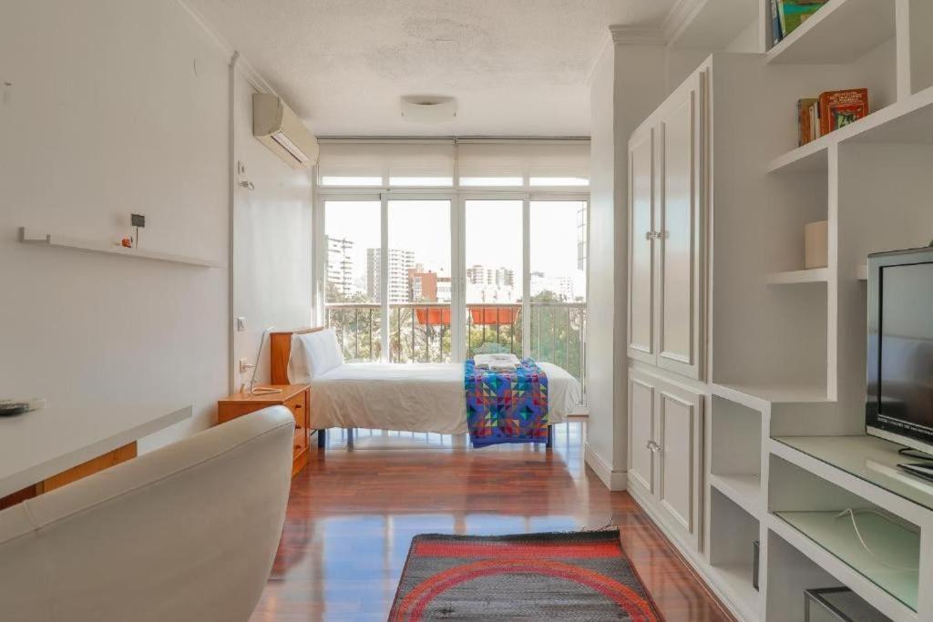 Big Apartment, Close To Train Station Малага Экстерьер фото