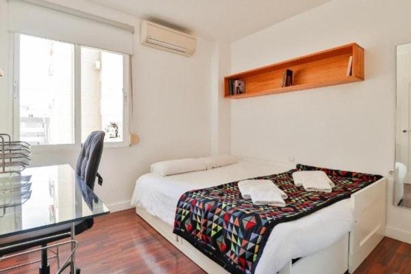 Big Apartment, Close To Train Station Малага Экстерьер фото