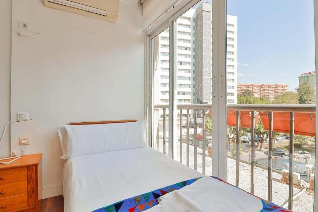 Big Apartment, Close To Train Station Малага Экстерьер фото