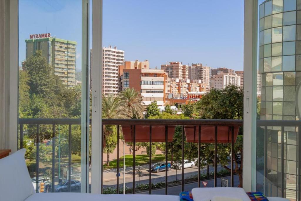 Big Apartment, Close To Train Station Малага Экстерьер фото