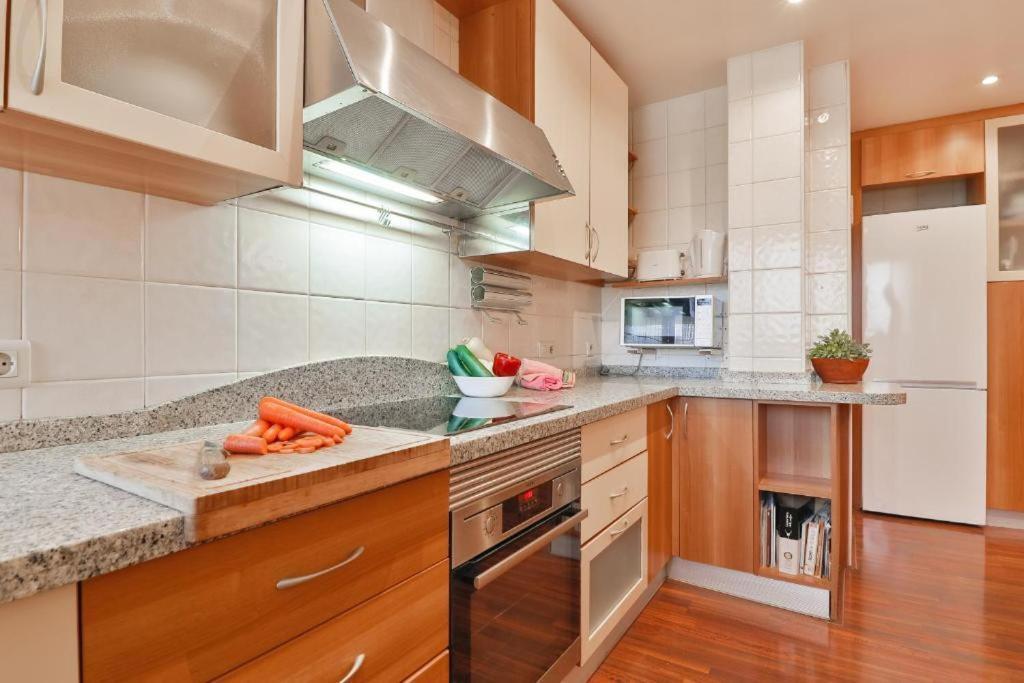 Big Apartment, Close To Train Station Малага Экстерьер фото
